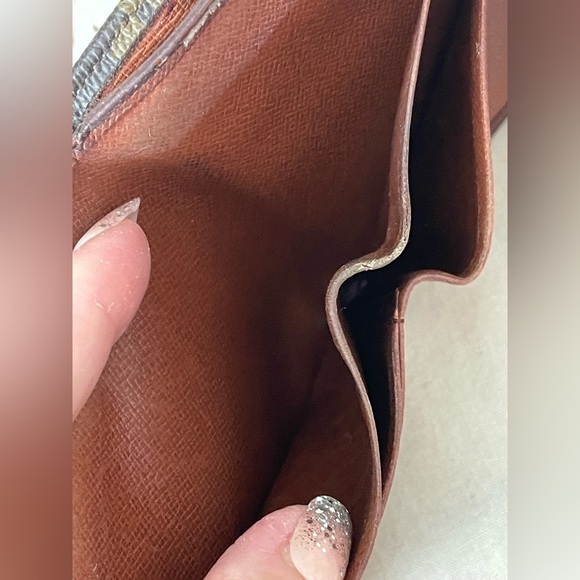 LOUIS VUITTON Monogram Elise Compact Wallet - Picture 5 of 13